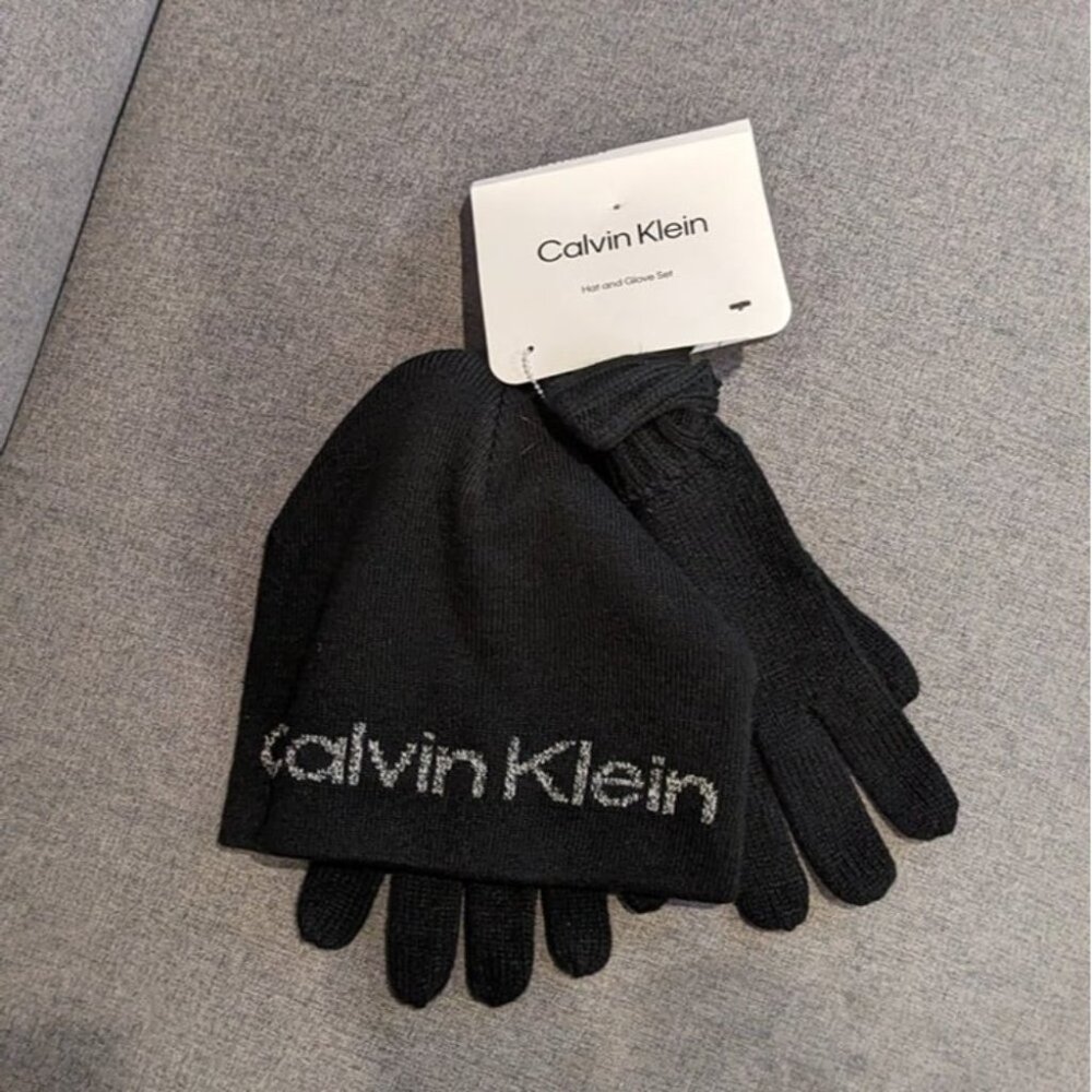 Calvin Klein Hat and Gloves Black Gift Set NEW MSRP $ 68